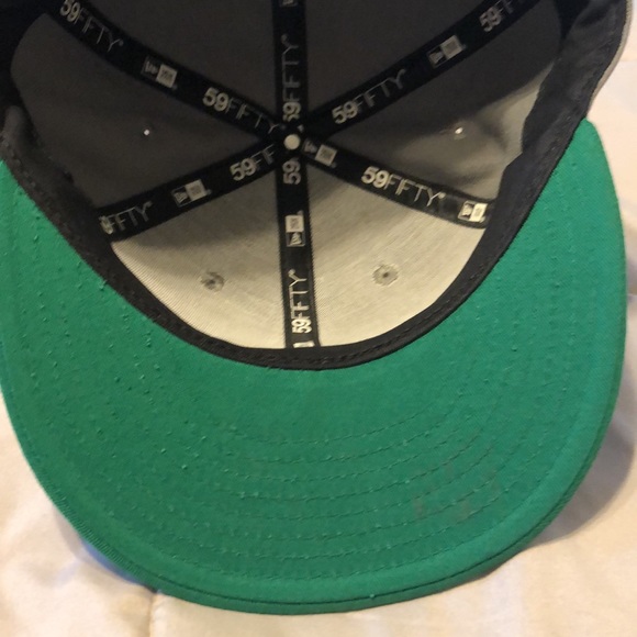 Notre dame fitted 7 1/8. - Picture 3 of 4
